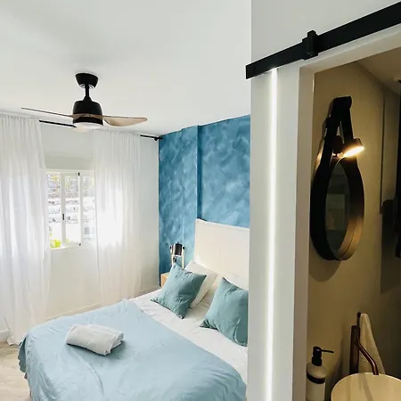 Boutique Penthouse Sea View Apartment *